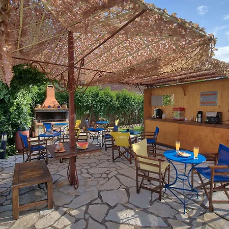 Kalypso Studios & Apartment Karavomylos